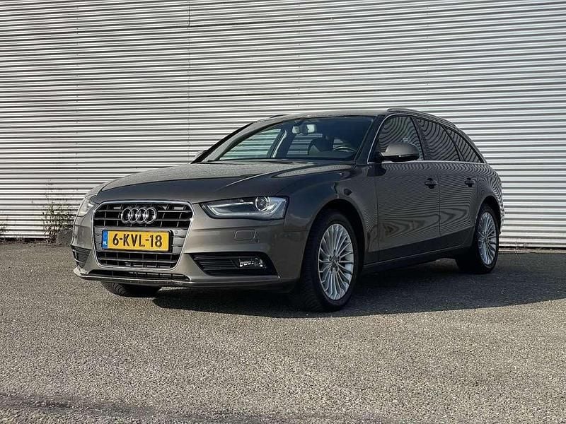 Grijs Gebruikt 2013 Audi A4 Business Stationwagen | € 11.250 (Eerlijke prijs) - Afbeelding 1/3