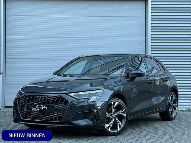 Grijs Gebruikt 2021 Audi A3 Sportback Business Hatchback | € 21.800 (Eerlijke prijs) - Afbeelding 1/4
