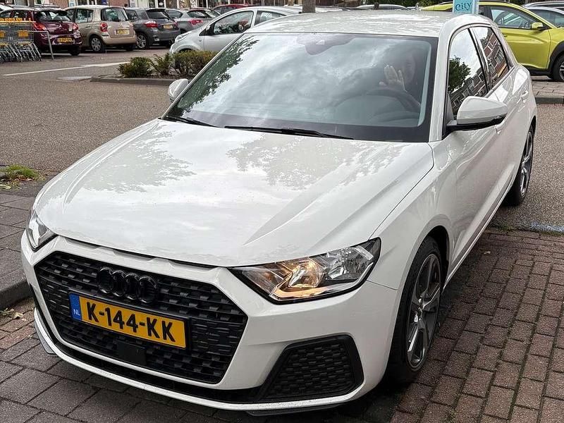 Wit Gebruikt 2021 Audi A1 Hatchback | € 17.500 (Super prijs) - Afbeelding 1/4
