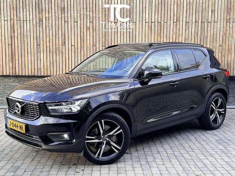 Zwart Occasion 2020 Volvo XC40 R-Design SUV | € 26.950 (Eerlijke prijs) - Afbeelding 1/4