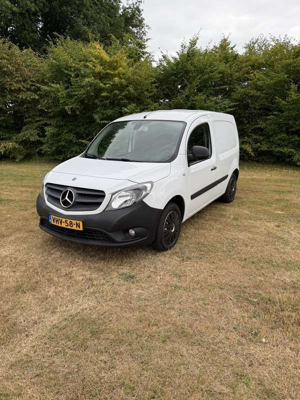 Wit Gebruikt 2021 Mercedes Citan 109 Van | € 12.500 (Eerlijke prijs) - Afbeelding 1/4