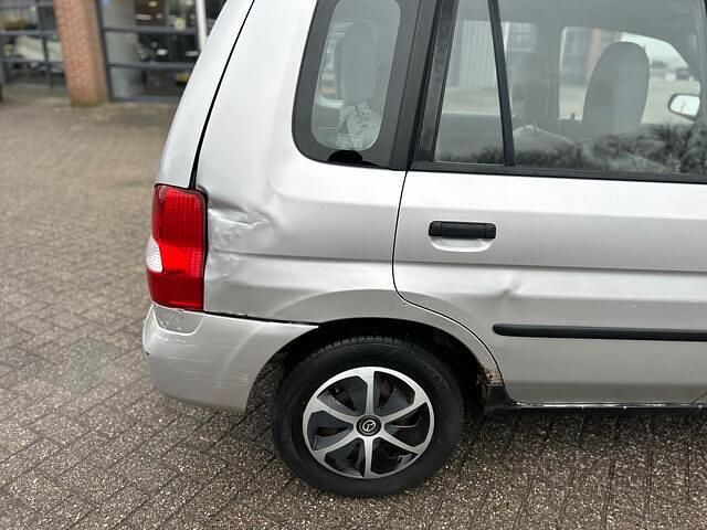 Occasion Mazda Demio Exclusive 75 PK (55 kW) 2003 Grijs Hatchback