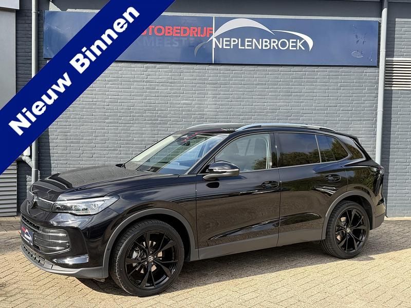 Grijs Occasion 2025 VW Tiguan Edition SUV | € 39.950 (Super prijs) - Afbeelding 1/4