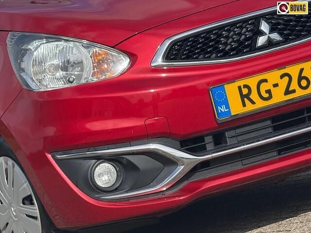 Rood Gebruikt 2017 Mitsubishi Space Star Plus Hatchback | € 5.925 (Eerlijke prijs) - Afbeelding 1/4