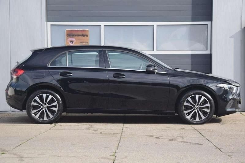 Occasion Mercedes A250 Business 160 PK (117 kW) 2022 Zwart, metallic lak Hatchback