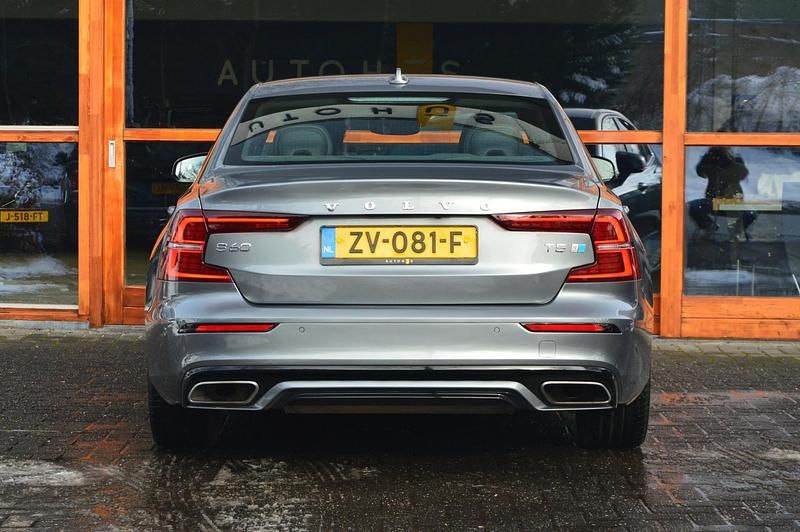 Occasion Volvo S60 R-Design 251 PK (184 kW) 2019 Grijs Sedan