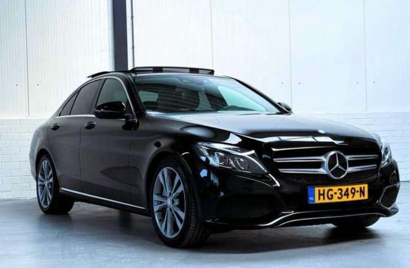 Zwart Gebruikt 2015 Mercedes C350e Edition Sedan | € 15.950 (Duur) - Afbeelding 1/4