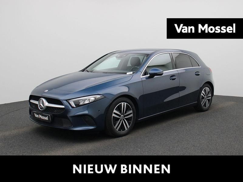 Blauw Gebruikt 2021 Mercedes A180 Business Hatchback | € 23.900 (Super prijs) - Afbeelding 1/4