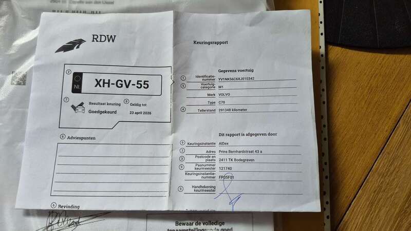 Rood Gebruikt 1998 Volvo C70 Coupé | € 2.500 (Eerlijke prijs) - Afbeelding 1/4