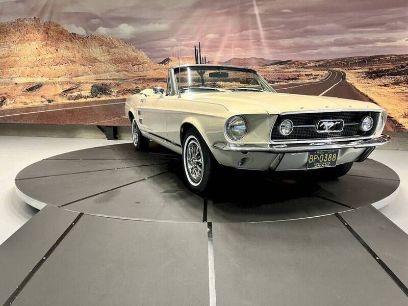 Beigepepple beige Gebruikt 1967 Ford Mustang Cabriolet | € 69.500 - Afbeelding 1/4