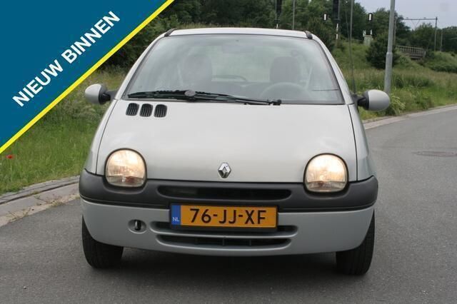 Grijs Gebruikt 2002 Renault Twingo Hatchback | € 1.299 (Eerlijke prijs) - Afbeelding 1/4
