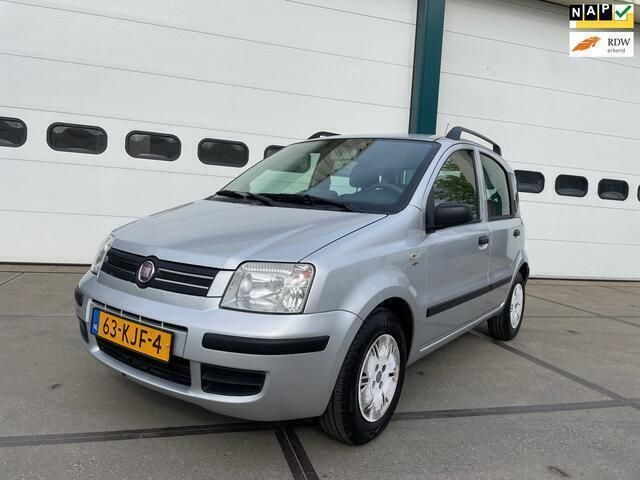 Grijs Gebruikt 2009 Fiat Panda Hatchback | € 2.425 (Eerlijke prijs) - Afbeelding 1/4