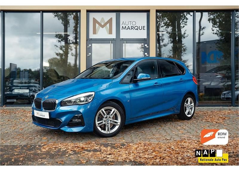 Blauw Gebruikt 2019 BMW 220 Executive Stationwagen | € 23.850 (Eerlijke prijs) - Afbeelding 1/4