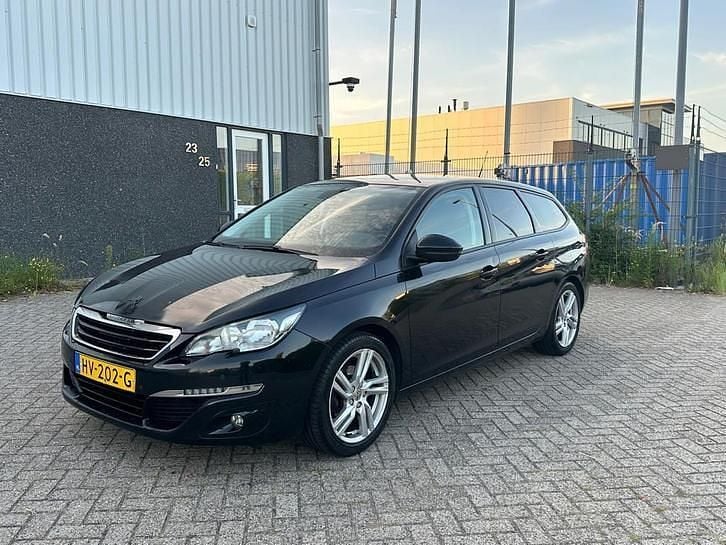 Zwart (metallic) Occasion 2015 Peugeot 308 Stationwagen | € 5.499 (Goede deal) - Afbeelding 1/4