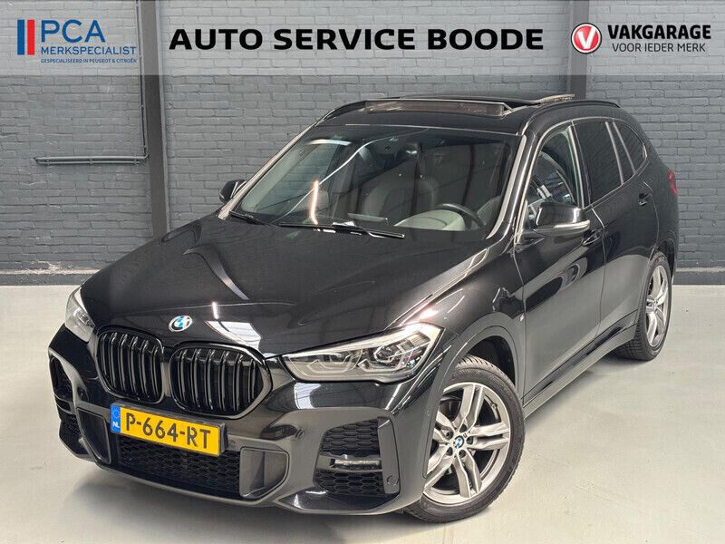 Zwart, metallic lak Gebruikt 2020 BMW X1 M Sport SUV | € 26.425 (Eerlijke prijs) - Afbeelding 1/4