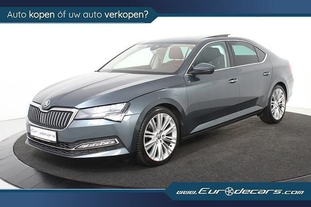 Grijs Gebruikt 2020 Skoda Superb Style Hatchback | € 23.500 (Iets duurder) - Afbeelding 1/4