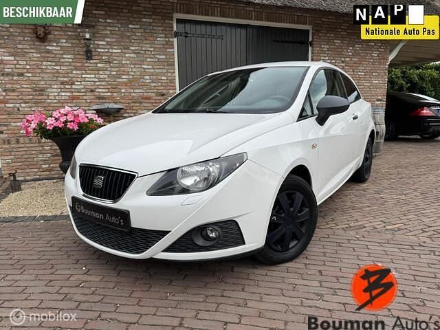Wit Gebruikt 2012 Seat Ibiza SC Reference Hatchback | € 3.950 (Iets duurder) - Afbeelding 1/4