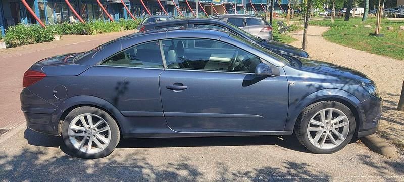 Occasion Opel Astra Cabriolet Enjoy 105 PK (77 kW) 2006 Blauw Cabriolet