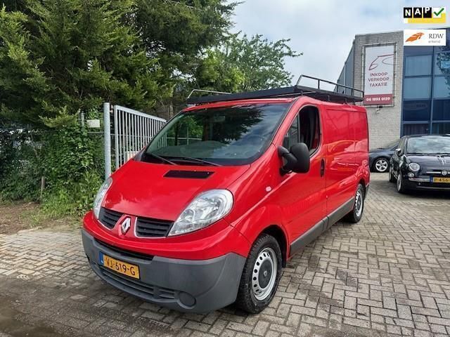 Rood Gebruikt 2014 Renault Trafic Van | € 5.949 - Afbeelding 1/4
