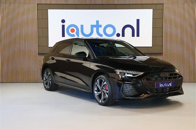 Nieuw Audi A3 Sportback Competition 272 PK (200 kW) 2025 Grijs Hatchback