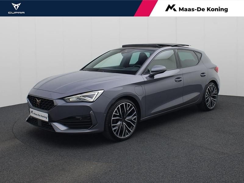 Grijs Gebruikt 2022 Cupra Leon VZ Hatchback | € 29.880 (Eerlijke prijs) - Afbeelding 1/4