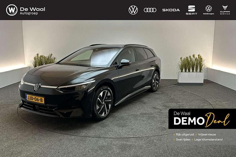 Zwart Gebruikt 2025 VW ID.7 Pro Stationwagen | € 54.900 (Eerlijke prijs) - Afbeelding 1/3