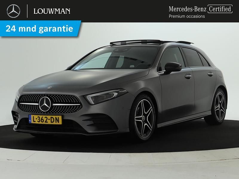 Grijs Gebruikt 2021 Mercedes A180 Business Hatchback | € 30.450 (Eerlijke prijs) - Afbeelding 1/3