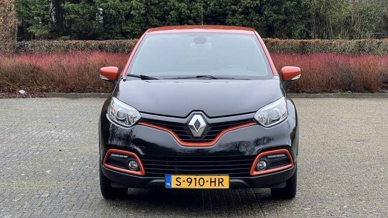 Zwart Gebruikt 2016 Renault Captur Dynamique SUV | € 12.950 (Iets duurder) - Afbeelding 1/4