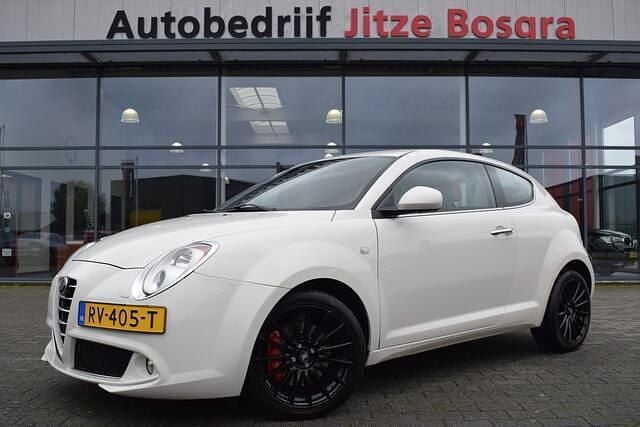 Wit Gebruikt 2009 Alfa Romeo MiTo Distinctive Hatchback | € 5.950 (Eerlijke prijs) - Afbeelding 1/4
