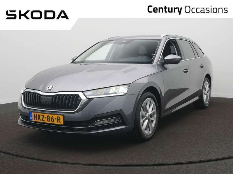 Grijs Gebruikt 2023 Skoda Octavia Business Line Stationwagen | € 31.900 (Eerlijke prijs) - Afbeelding 1/4