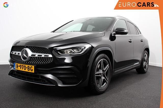 Zwart Gebruikt 2020 Mercedes GLA200 AMG line SUV | € 33.790 (Eerlijke prijs) - Afbeelding 1/4