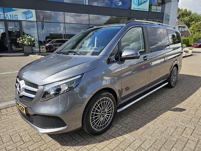 Grijs Gebruikt 2022 Mercedes V250 MPV | € 49.950 (Super prijs) - Afbeelding 1/4