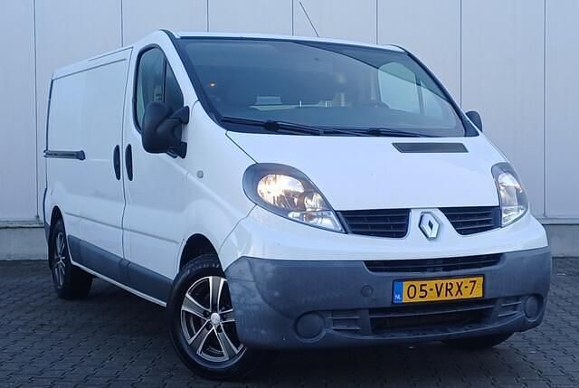 Wit Occasion 2008 Renault Trafic MPV | € 4.250 (Eerlijke prijs) - Afbeelding 1/4