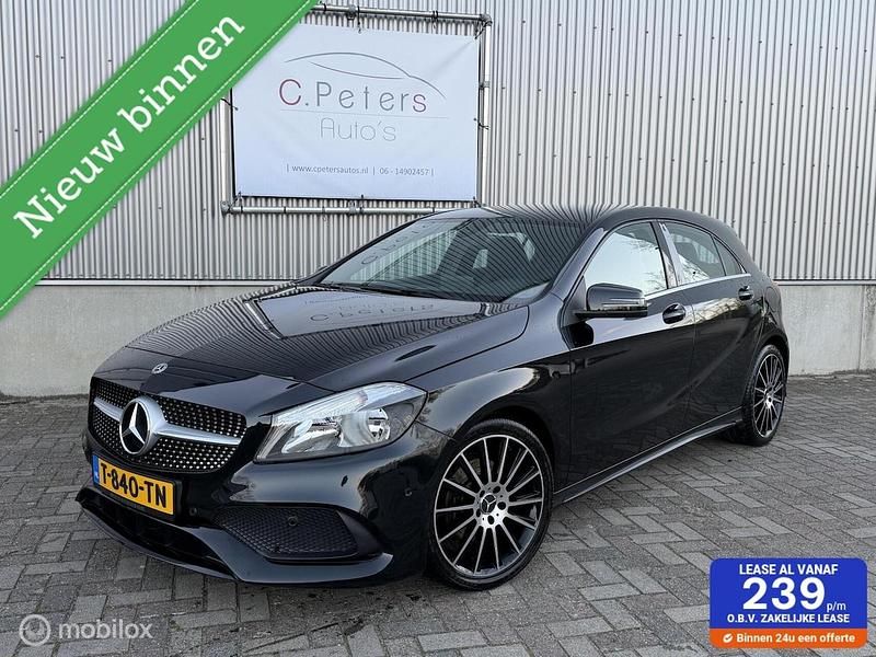 Zwart (metallic) Gebruikt 2017 Mercedes A180 Business Hatchback | € 14.750 (Goede deal) - Afbeelding 1/4