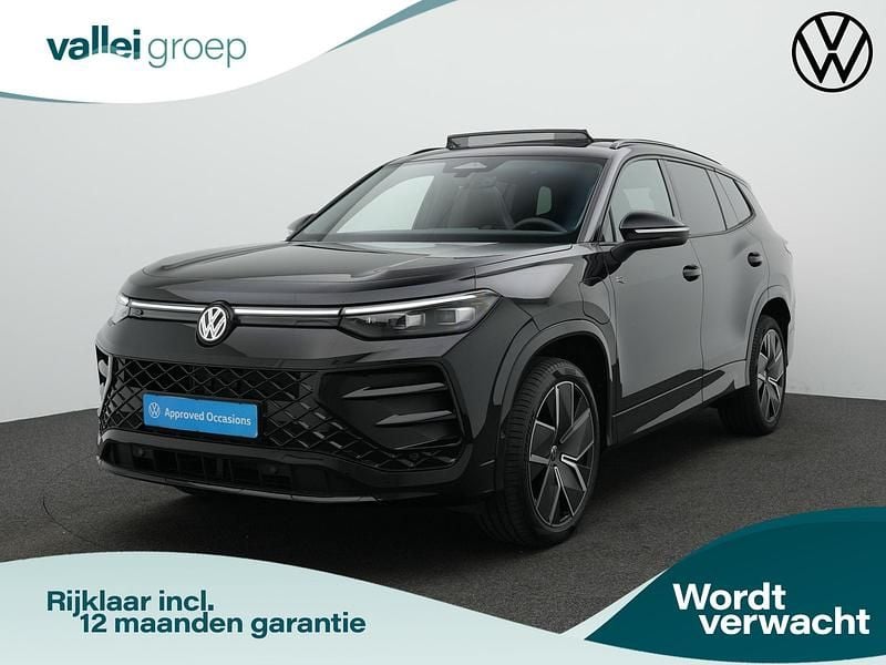 Zwart Nieuw 2025 VW Tayron R-line Edition SUV | € 56.900 (Super prijs) - Afbeelding 1/4