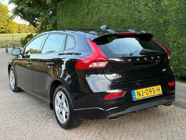 Occasion Volvo V40 Momentum 114 PK (83 kW) 2012 Zwart Stationwagen