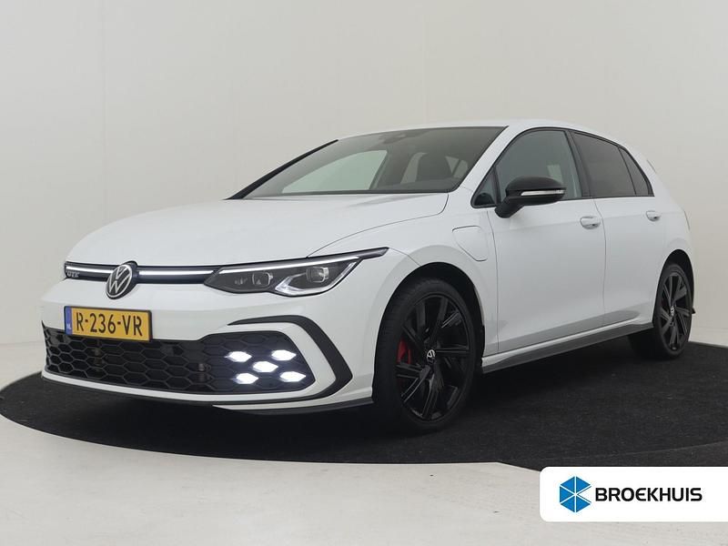 Wit Gebruikt 2022 VW Golf VIII GTE Hatchback | € 27.900 (Eerlijke prijs) - Afbeelding 1/4