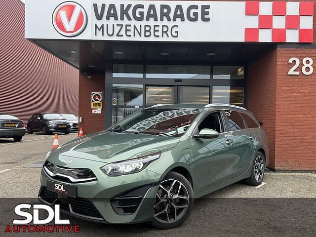 Groen Gebruikt 2023 Kia Ceed Sportswagon Stationwagen | € 24.445 (Eerlijke prijs) - Afbeelding 1/4