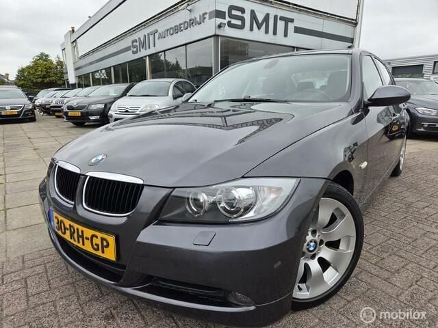Grijs Gebruikt 2005 BMW 320 Executive Sedan | € 5.950 (Eerlijke prijs) - Afbeelding 1/4
