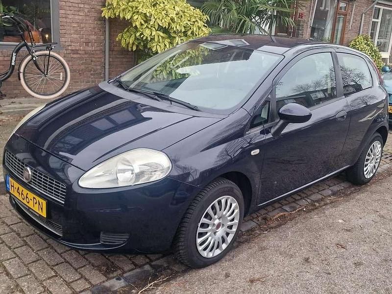Blauw Occasion 2009 Fiat Punto Active MPV | € 975 (Eerlijke prijs) - Afbeelding 1/4