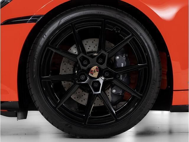 Nieuw Porsche 911 Carrera 394 PK (289 kW) 2025 Oranje Coupé