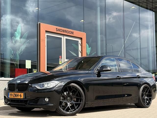 Zwart Gebruikt 2013 BMW 320 Executive Sedan | € 16.900 - Afbeelding 1/4