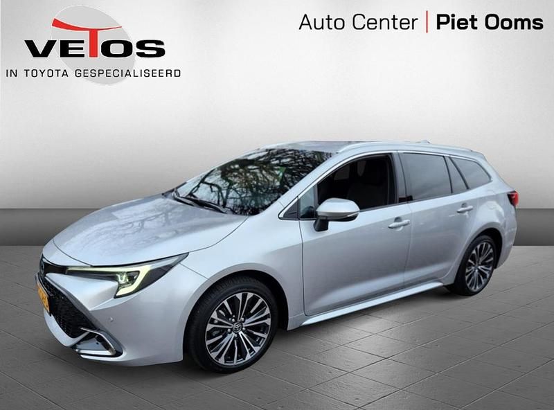 Grijs (metallic) Occasion 2025 Toyota Corolla Stationwagen | € 32.500 (Iets duurder) - Afbeelding 1/4