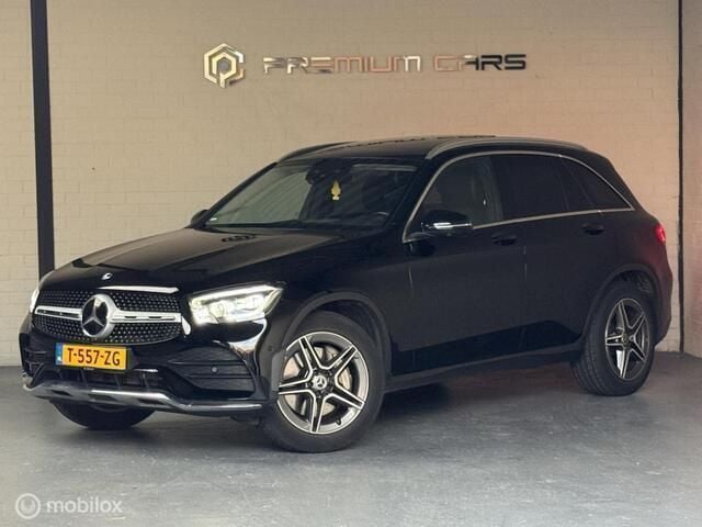Zwart Gebruikt 2021 Mercedes GLC200 AMG SUV | € 39.990 (Super prijs) - Afbeelding 1/4