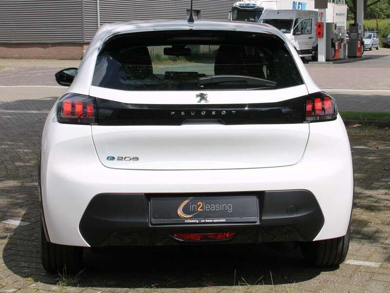 Occasion Peugeot e-208 Active 100 kW (136 PK) 2024 Wit, metallic lak Hatchback