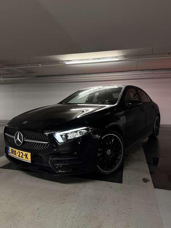 Zwart Gebruikt 2020 Mercedes A250 Business Sedan | € 27.000 (Super prijs) - Afbeelding 1/4