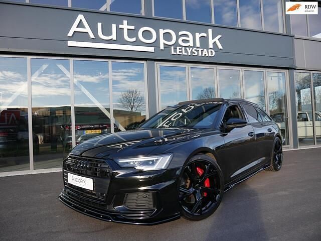 Zwart (metallic) Gebruikt 2021 Audi A6 Black Edition Stationwagen | € 42.950 (Eerlijke prijs) - Afbeelding 1/4
