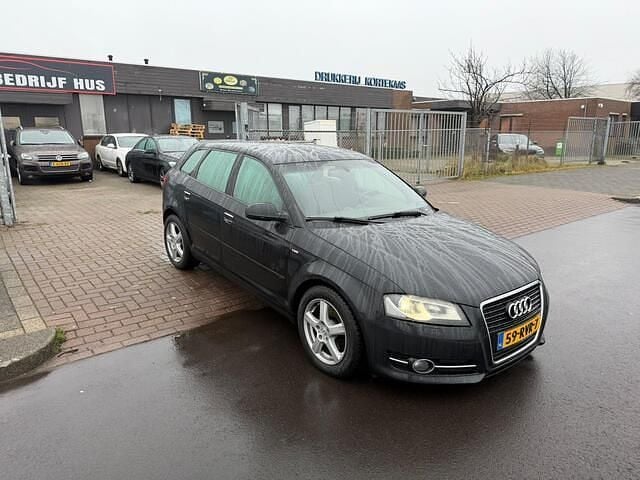 Zwart Occasion 2011 Audi A3 Sportback S-Line Hatchback | € 4.750 (Goede deal) - Afbeelding 1/4