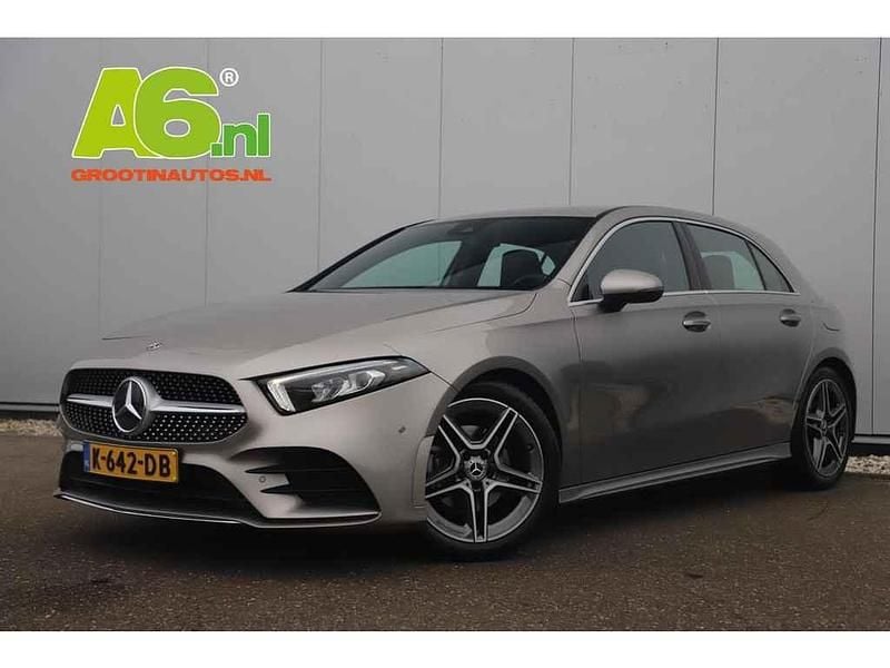 Grijs Gebruikt 2020 Mercedes A160 AMG Stationwagen | € 22.999 (Iets duurder) - Afbeelding 1/4