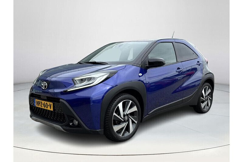 Blauw Gebruikt 2022 Toyota Aygo Premium Hatchback | € 20.445 (Eerlijke prijs) - Afbeelding 1/1